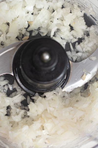 food processor blade mincing onions